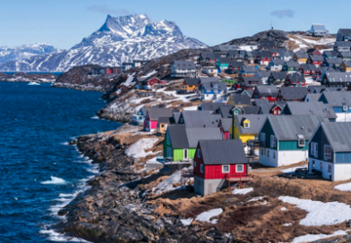 Mentre il mondo affonda, in Groenlandia il mare si abbasserà fino a 4 metri: com’è possibile?