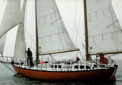 A bordo di Joshua, la mitica barca di Moitessier
